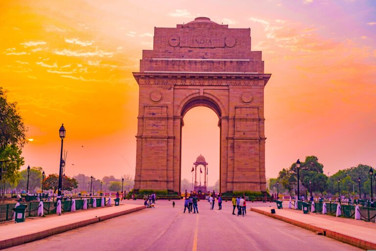 delhi india gate rejuvenate india trips retreats